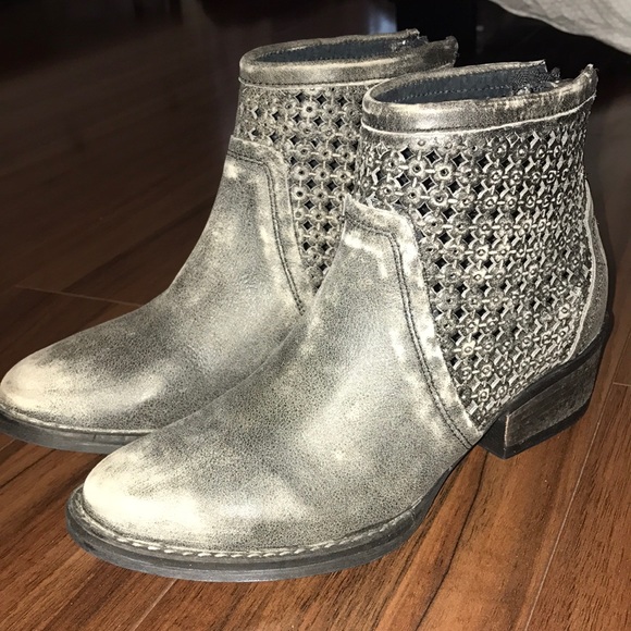 Very volatile boot - Picture 3 of 3